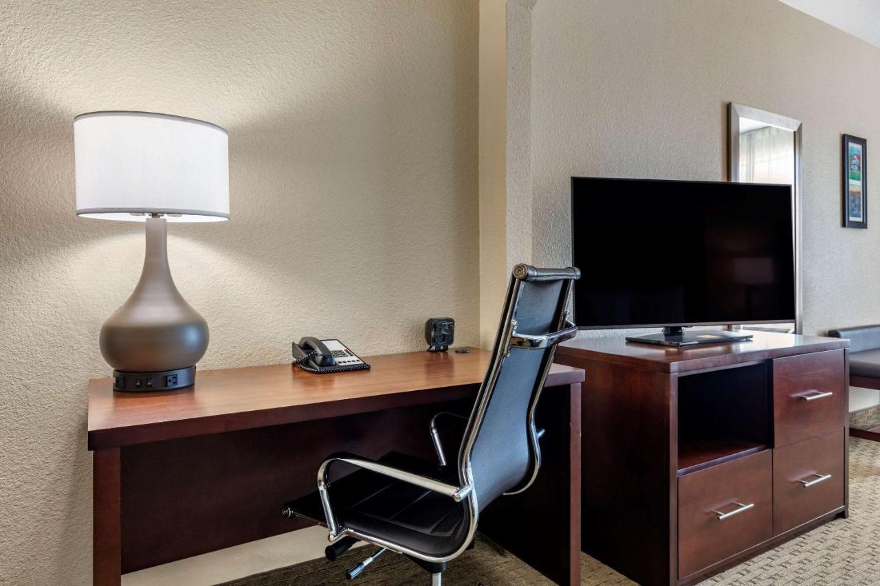 Comfort Suites Waco Near University Area Exteriér fotografie
